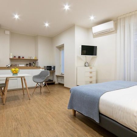 Aqualago Casa Vacanze Apartment C Verbania Eksteriør billede